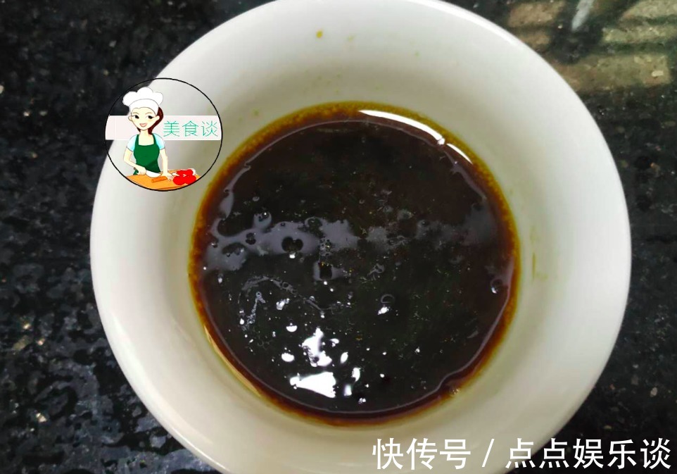 凉拌土豆丝，第一步先焯水就错了，大厨教您一招，土豆丝爽脆不黑