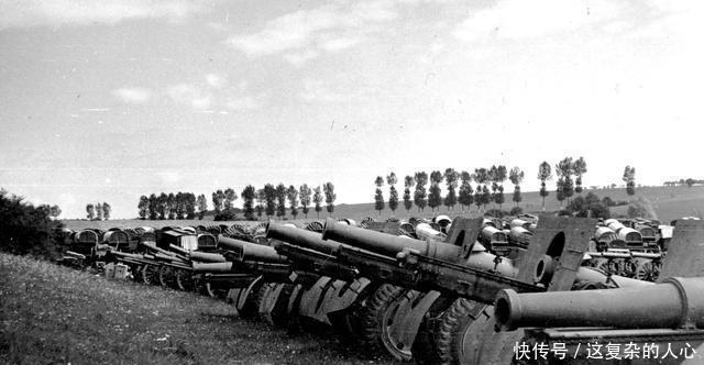 拿着长矛|二战波兰骑兵,使用长矛向德军坦克冲锋,事实真的如此吗!