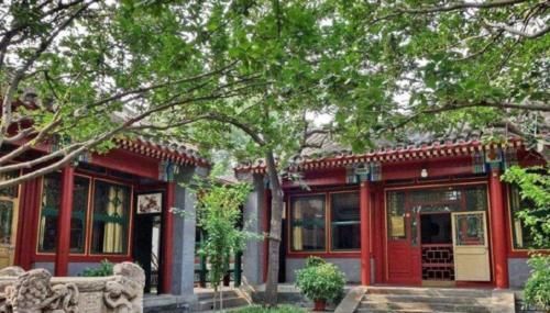 李晨住四合院,baby住别墅,邓超住小区,跑男只有他还在租房住