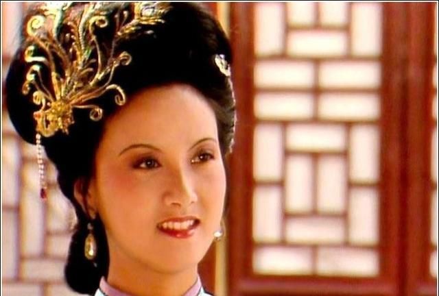 邓婕是不是最经典的王熙凤?和新版红楼的凤姐有什么区别?
