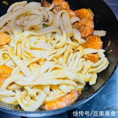 番茄浓汁虾棒面