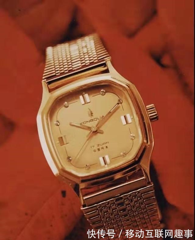 国家轻工业部 「丹东印象.工艺」苏福生丹东手表“第一人”为“孔雀”点睛!