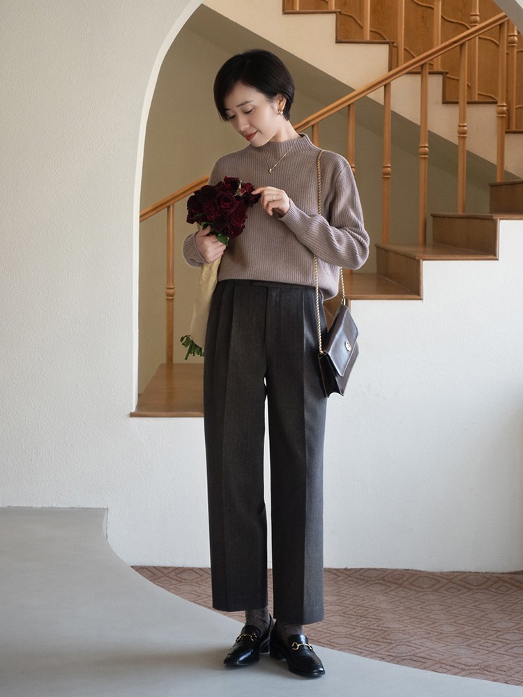 搭配|冬天别总穿打底裤了,今年流行这3种裤子,保暖显瘦还百搭