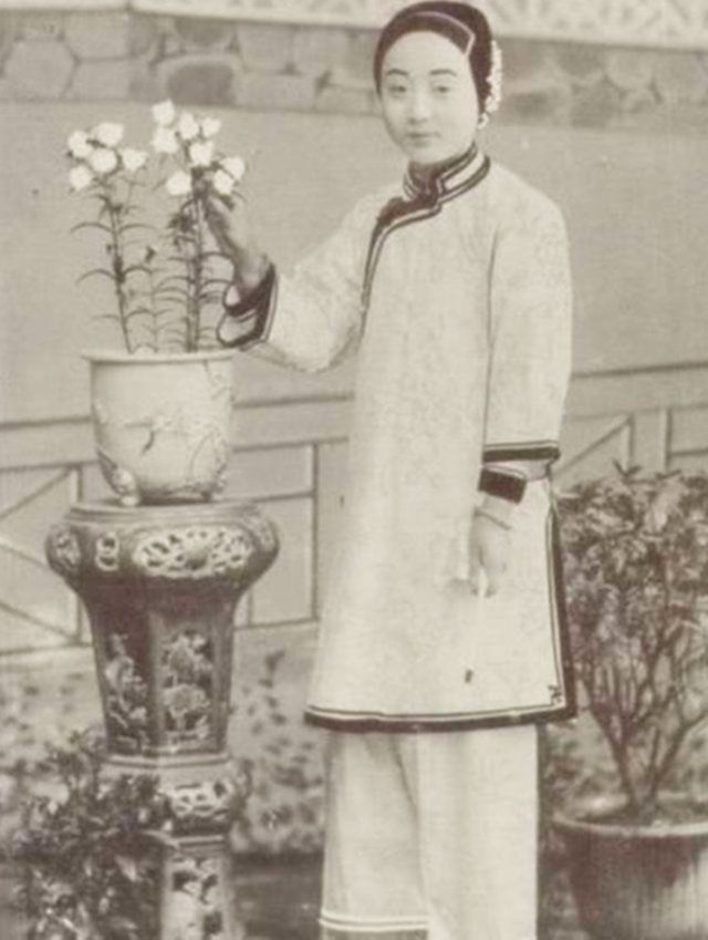  若诗词能透出香气，那么，吴荔娘诗句所散发的一定是淡雅的桂花香