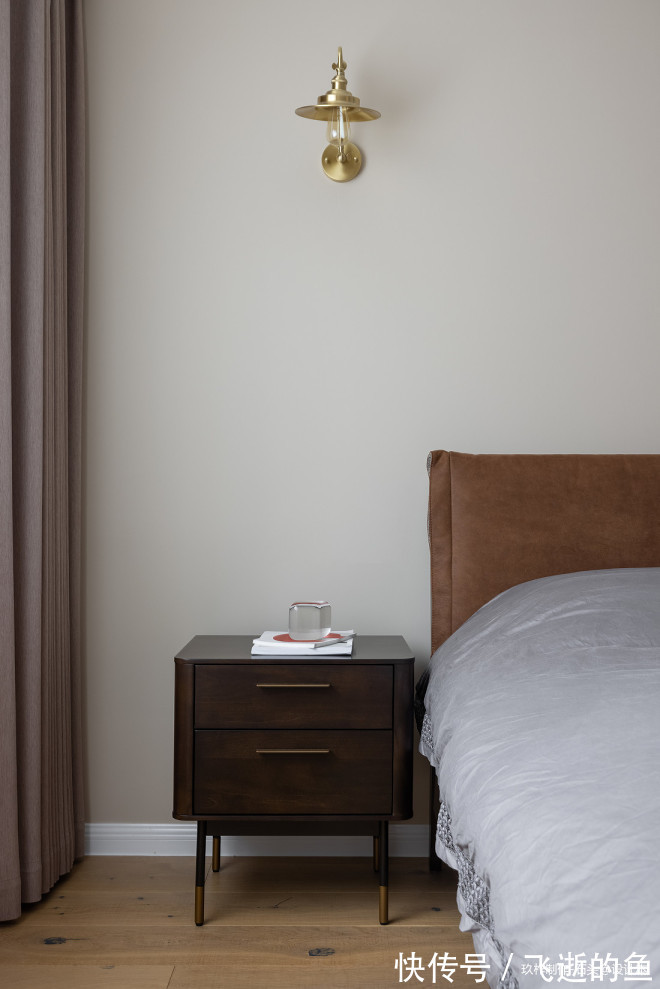 连通性|90㎡简约三居,秋日暖阳中的侘寂之美