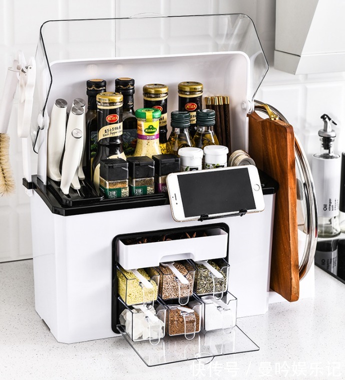 布置|武汉发现一户人家厨房,布置的真高级,拍给大家看看,美观又实用