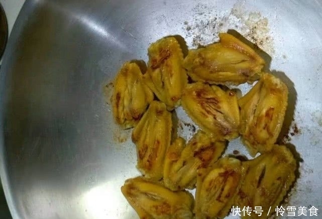 可乐鸡翅|做可乐鸡翅仅需4步，鲜香入味，20分钟就出锅，孩子一碗尝不够