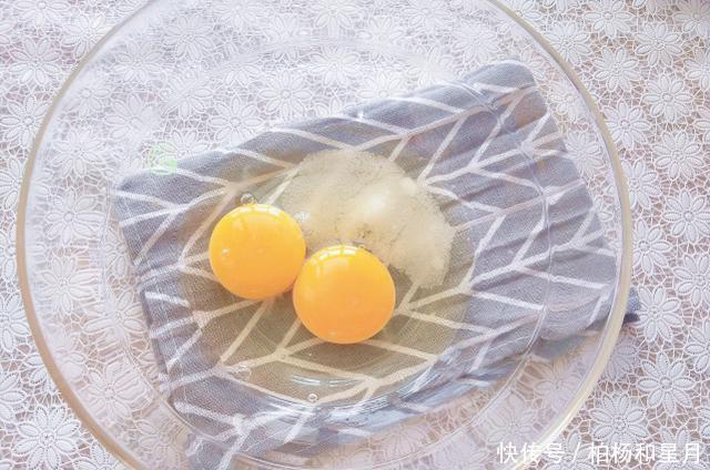 白糖|鸡蛋这样做，孩子太喜欢吃了，无水无油无添加，口感又香又脆