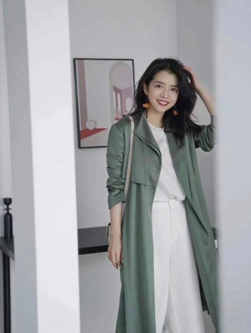 春天穿“绿色”火了,看2种色系,4个配色的百变造型,会穿就美