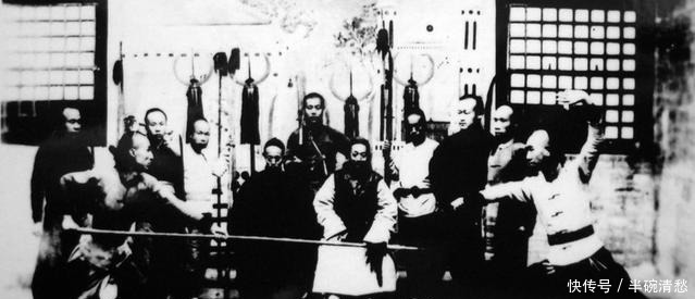 入狱|此人打死恶霸最后入狱,却因铁铐束缚,练就绝世武功