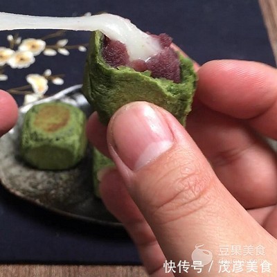第三个抹茶味食谱,抹茶麻薯仙豆糕教程,自己制作来这么简单。