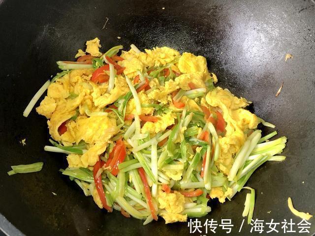 红椒|韭黄炒鸡蛋，先炒韭黄还是先炒鸡蛋，很多人搞错，难怪韭黄不好吃