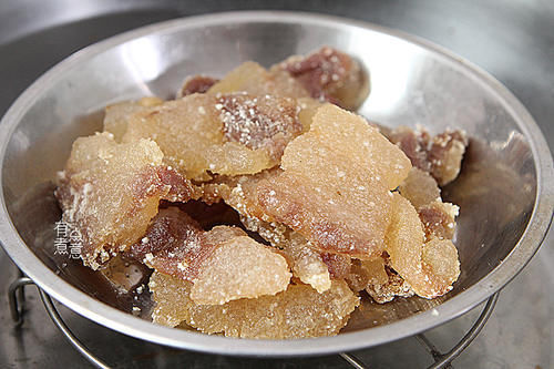 米粉|五花肉晒干后，比腊肉还好吃，冬天蒸着吃，味道太赞了
