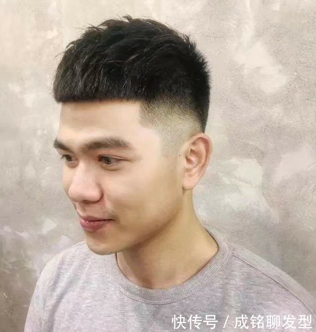 优点|为啥理发师都喜欢理“两边剪短”的发型?有三个优点,建议了解下