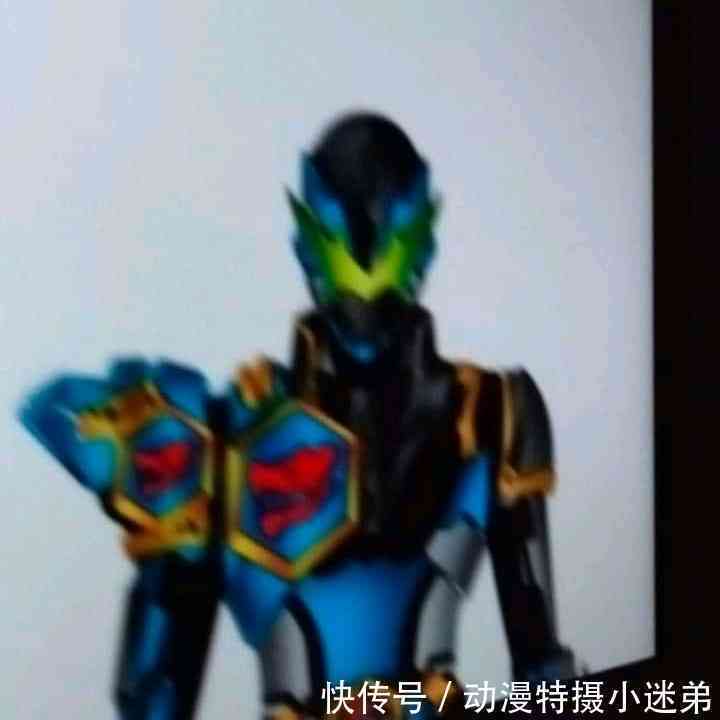 捕将|假面骑士Revice疑似图,肩膀上有暴龙标志,和捕将神似!