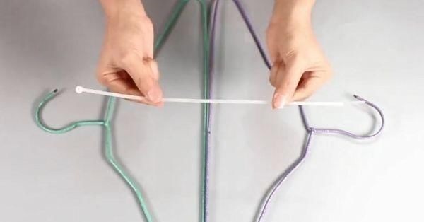 衣架上绑一根扎带，放在阳台太实用了，解决了家家户户的大烦恼！