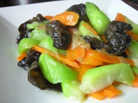 分享丝瓜的6种家常做法，清淡爽口味道好极了～