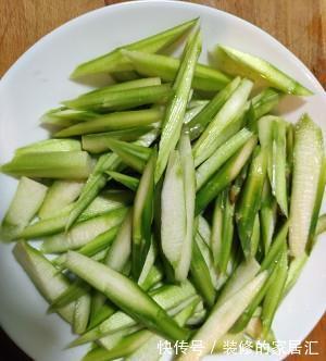 健康素菜菜谱，清炒芦笋，做法简单，美味营养，超级嫩！