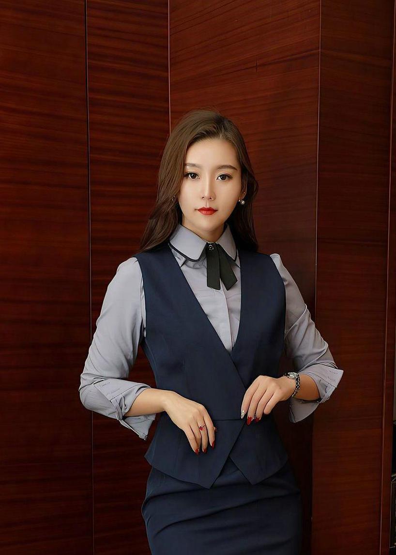 工作场所 时尚:精致的职业套装让人看起来特别优美,彰显女性柔美气质
