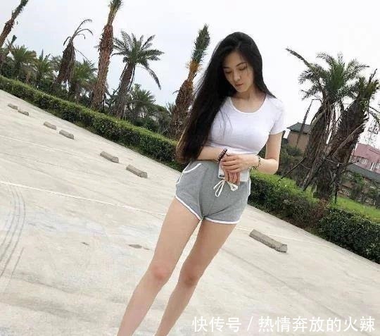 性感身材千篇一律, 完美穿搭让你万中无一!