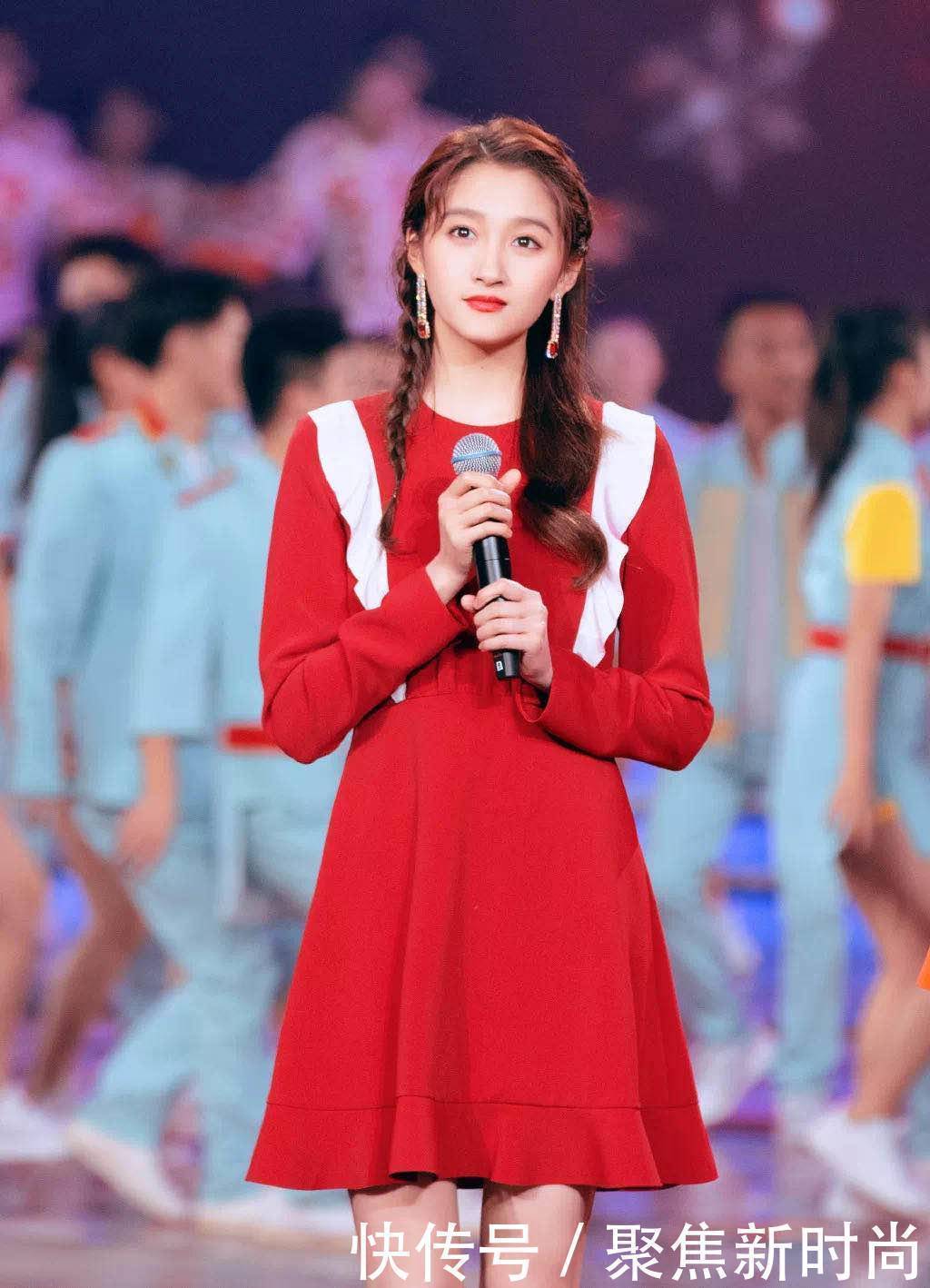 神仙颜值|秃头少女注意了，这个刘海除了减龄、还能修饰发际线！