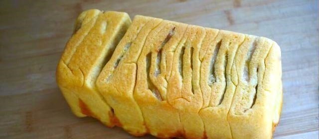 香蕉不要直接吃,加1碗玉米面,粗粮细做,比买的面包好吃