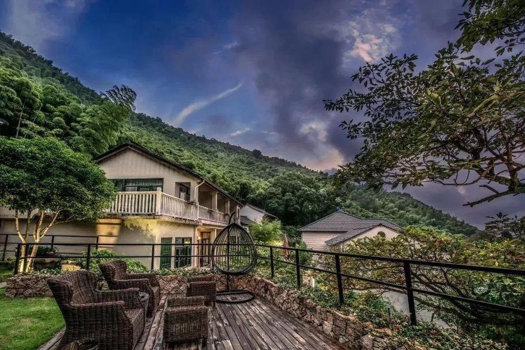 外出旅行住宿至关重要，在酒店与民宿之间，你会选择民宿吗？