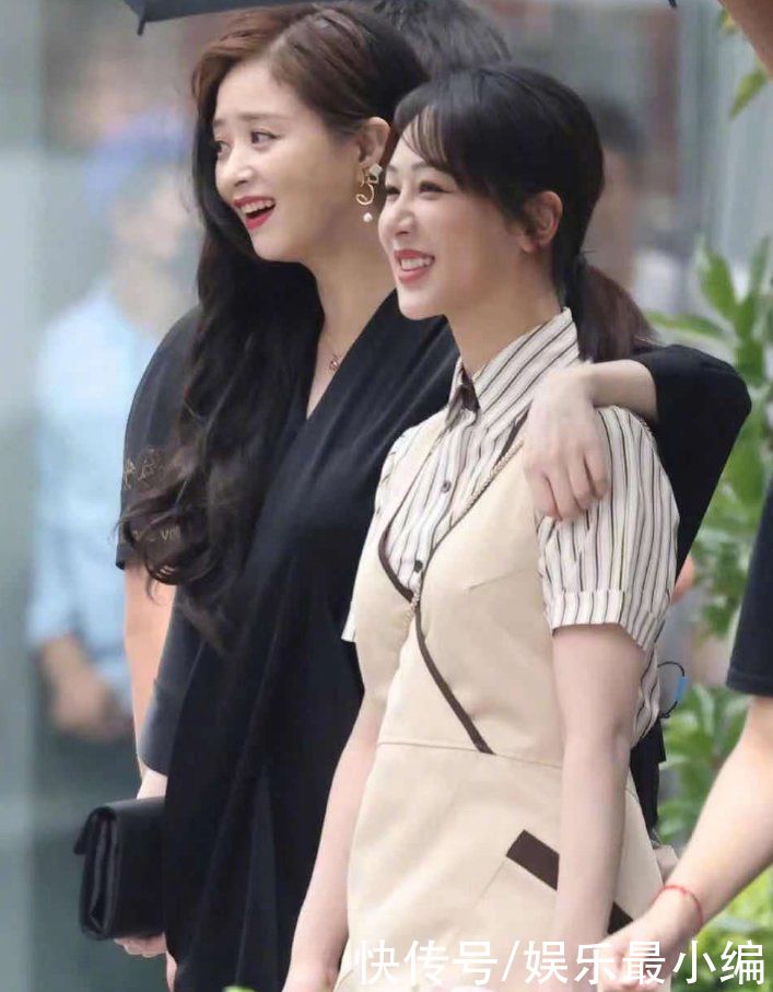 歡樂頌|《萌探》新鮮錄制路透！當紅帥哥愛豆露面，楊紫與姐妹見面好有愛