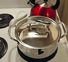 |搞笑动图:不好好走路,哥们你抽筋了么?