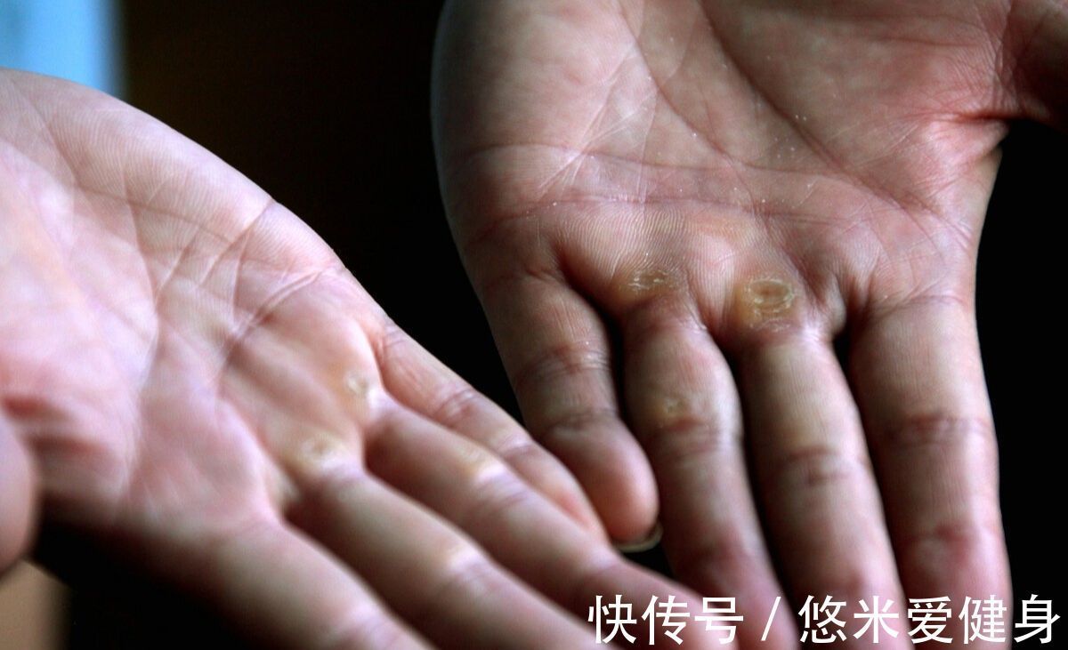 手腕|这4个健身装备,并不适合新人使用,提升基础力量实现增肌效果