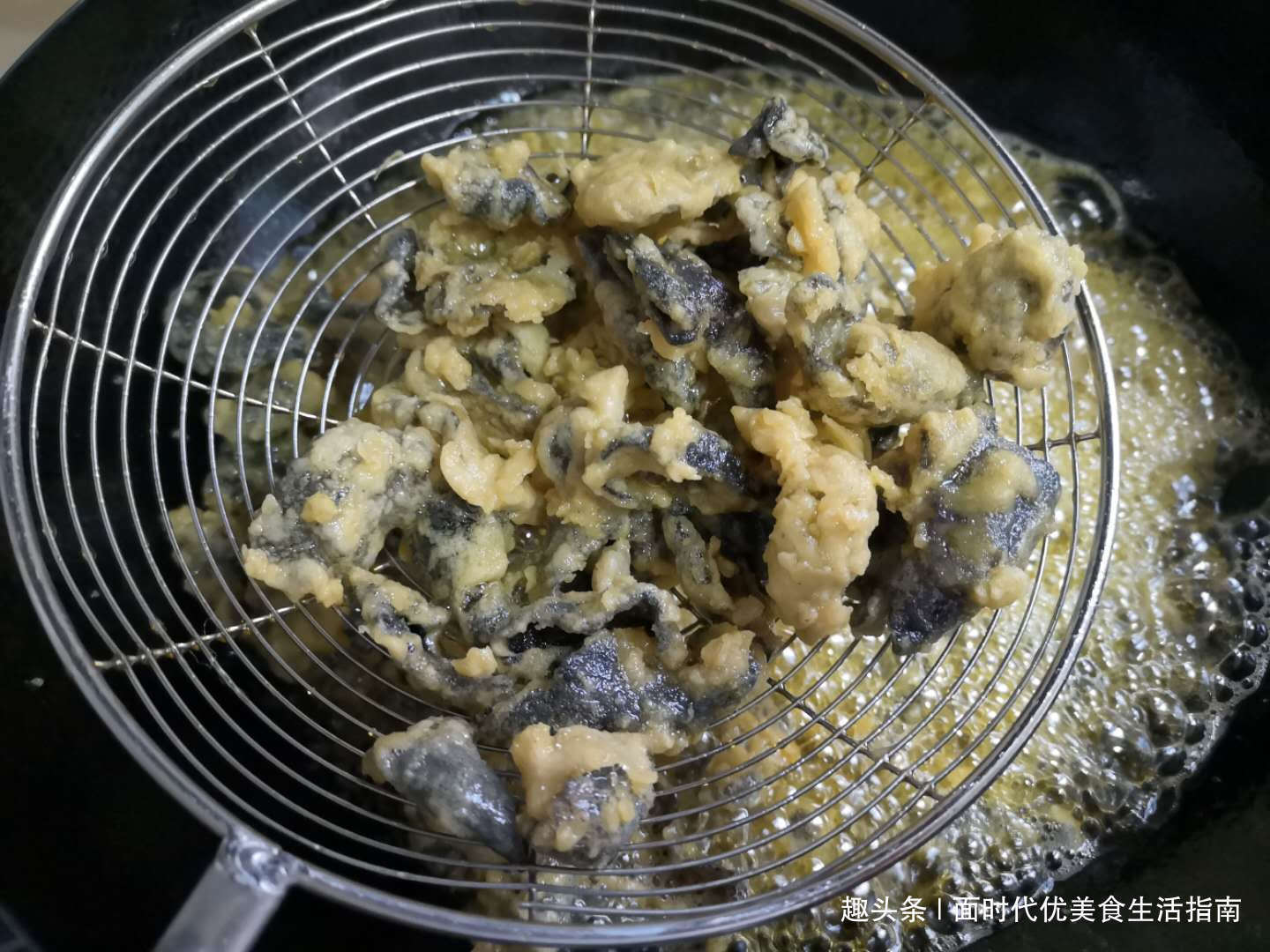 木耳新吃法,3分钟就出锅,咸香酥脆,比肉还好吃,饭店都吃不到