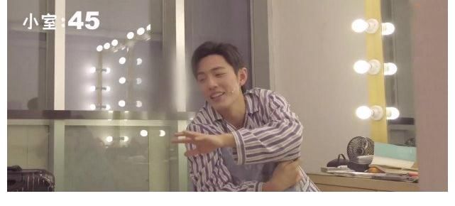 斗罗大陆|肖战和工作人员PK做俯卧撑，以一敌三一口气做65个，最后似累到晕眩