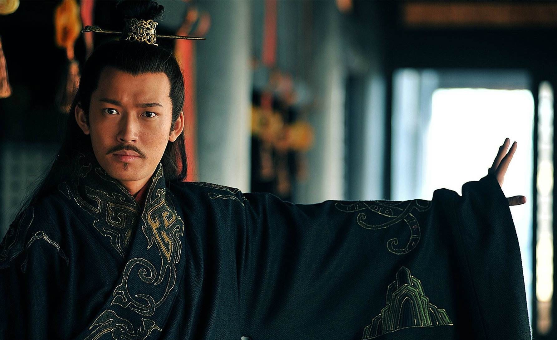 张昭|他在东吴地位比肩周瑜,敢让孙权低头认错,最后结局很可惜