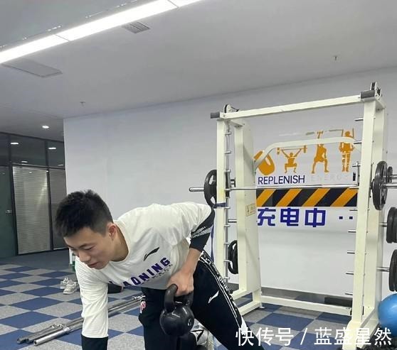 豪哥|林书豪回归首秀带队取胜,劳模赵继伟输球后加练,弗格范子铭致敬!