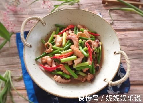 冬天,吃大鱼大肉不如它,美味下饭,营养互补,老人小孩都爱吃