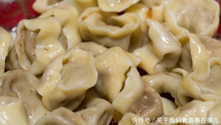 包肉饺子时,肉需要炒熟吗?很多人不懂,难怪不香不嫩,涨知识了