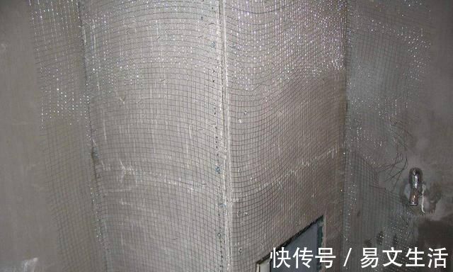 水泥|卫生间包下水管,要加一层钢丝网,我家没装,没过多久出现开裂