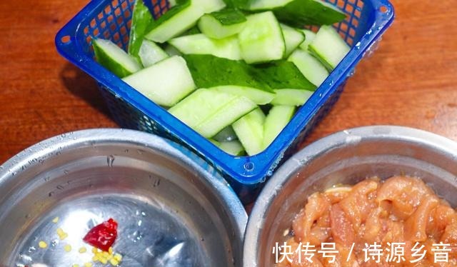 青瓜|青瓜清脆爽口,搭配肉片简单爆炒,出锅香气扑鼻,做法简单零失败!