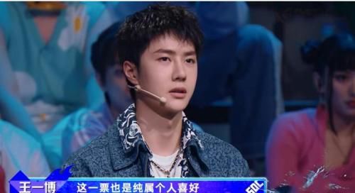 街舞4|《街舞4》54組舞者表演，隊長擔任裁判，王一博的謙虛提升好感