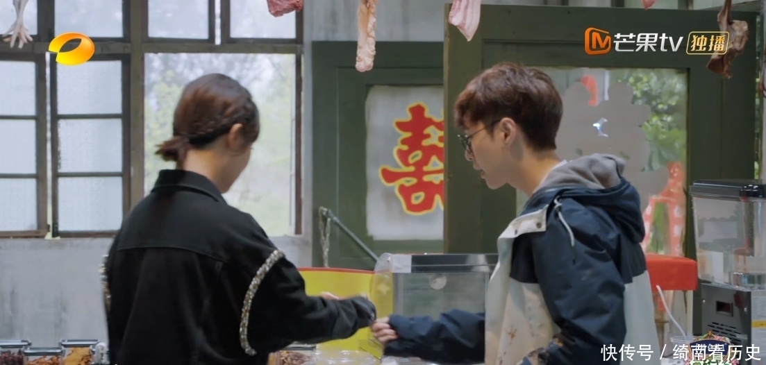 付费 《向往》吃相难看?暗戳戳开启会员付费观看,观众忍怒为杨紫买单