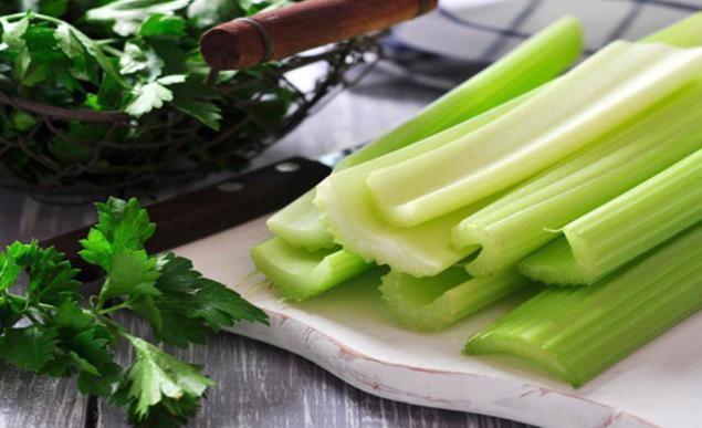 芹菜叶|吃芹菜为何不吃叶子你了解其中的真相吗为了健康不妨了解下