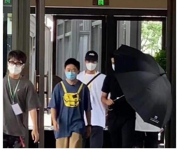 宋小寶|《青春環(huán)游記3》路透曝光，賈玲楊迪狀態(tài)不佳，新嘉賓僅一人露面