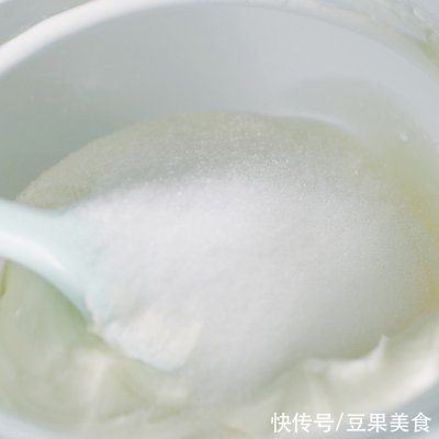 青提慕斯蛋糕|鲜香美味,你从来没吃过的青提慕斯蛋糕