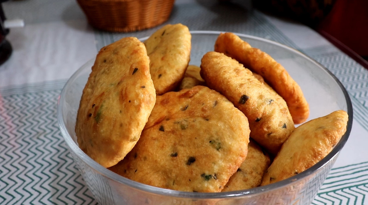 想吃油饼不用出去买了,做法诀窍教你在家做,比买的油饼好吃多了