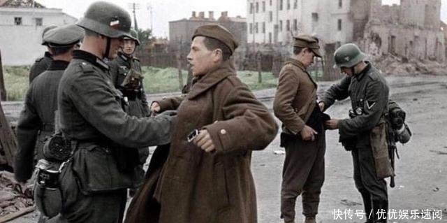 饥饿|罕见老照片,被俘虏的年轻女子,衣不遮体还要忍受饥饿