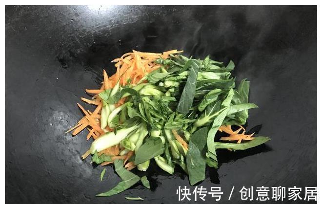 家常|家常米线多加一勺酱，越吃越香，拿肉都不换，做法也简单