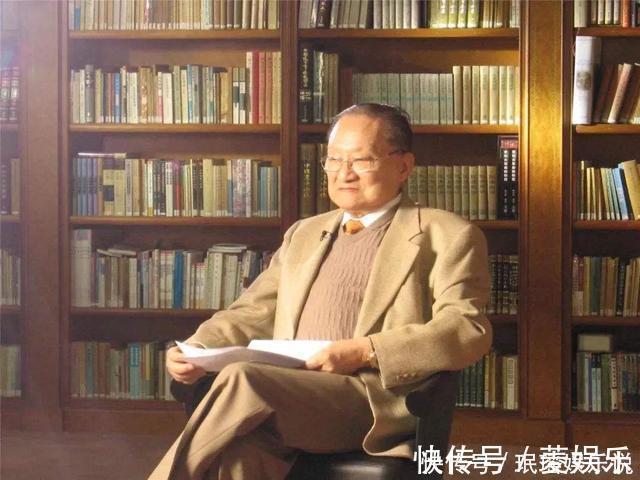 出版商#假冒金庸古龙的2本武侠小说,明知道是赝品,还是读得津津有味