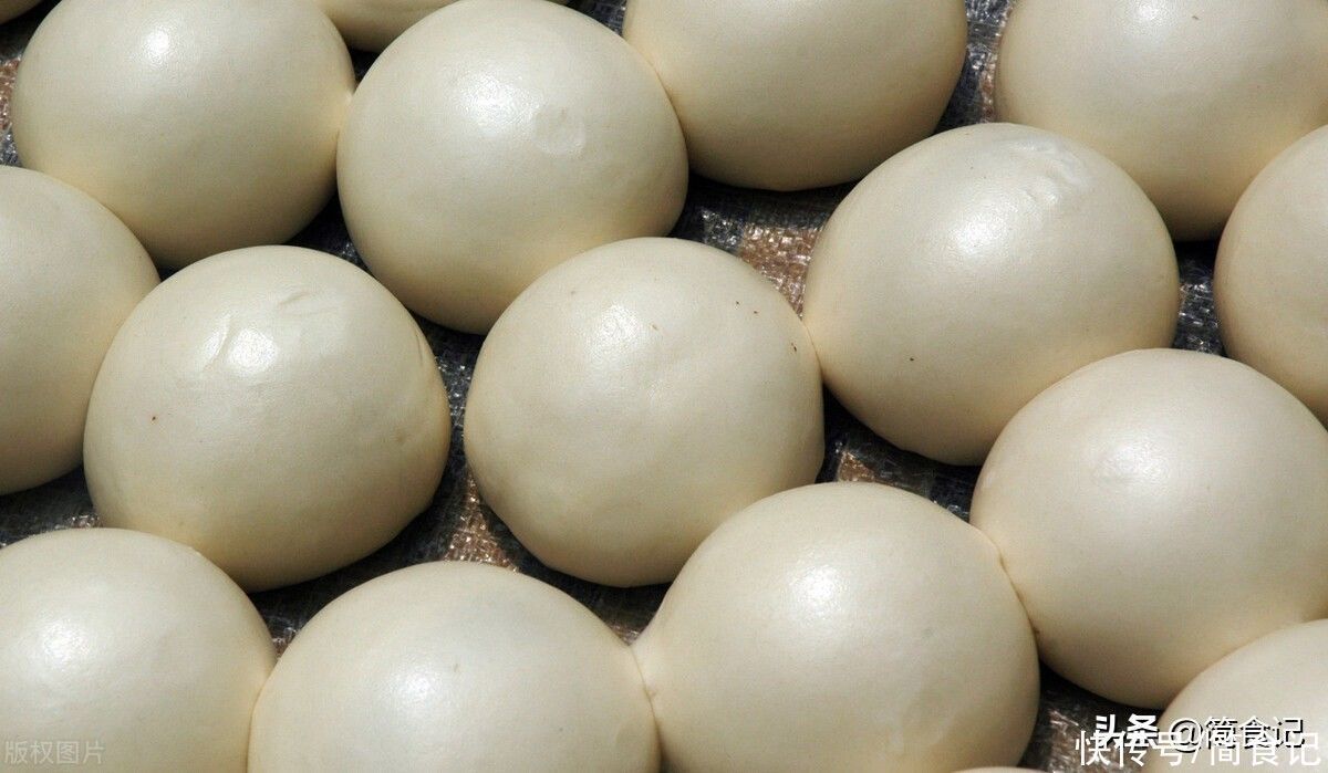 食物|冰箱里的馒头能“致病”？营养师：若过了这个时间，直接扔掉就行