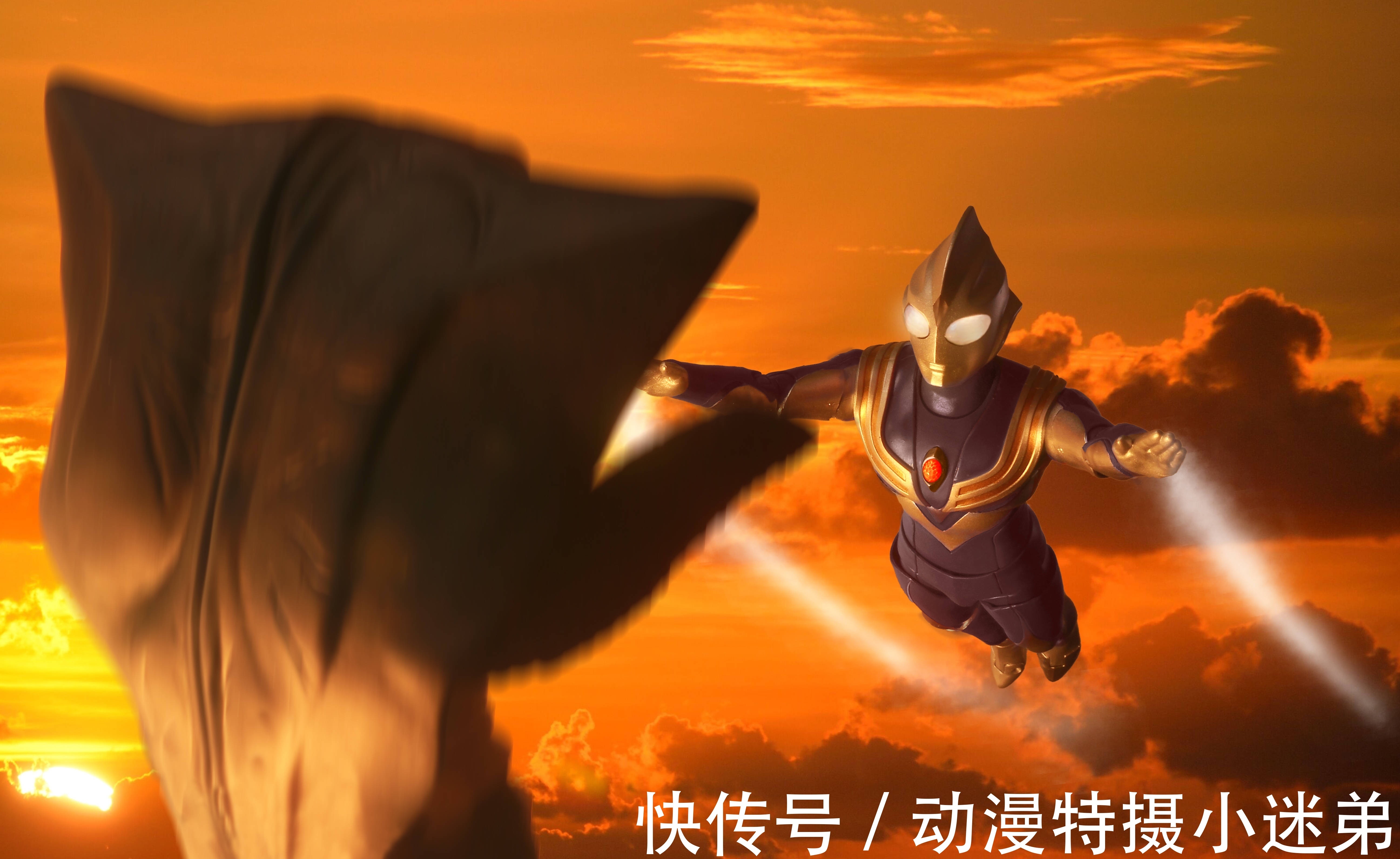 比特利迦|令和迪迦拿起圆环之臂，和曾经的怪兽战斗，比特利迦强太多了！