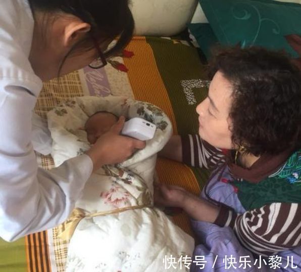 家长|宝宝出生18天学会翻身,奶奶乐得与亲友炫耀,却被儿子送回老家